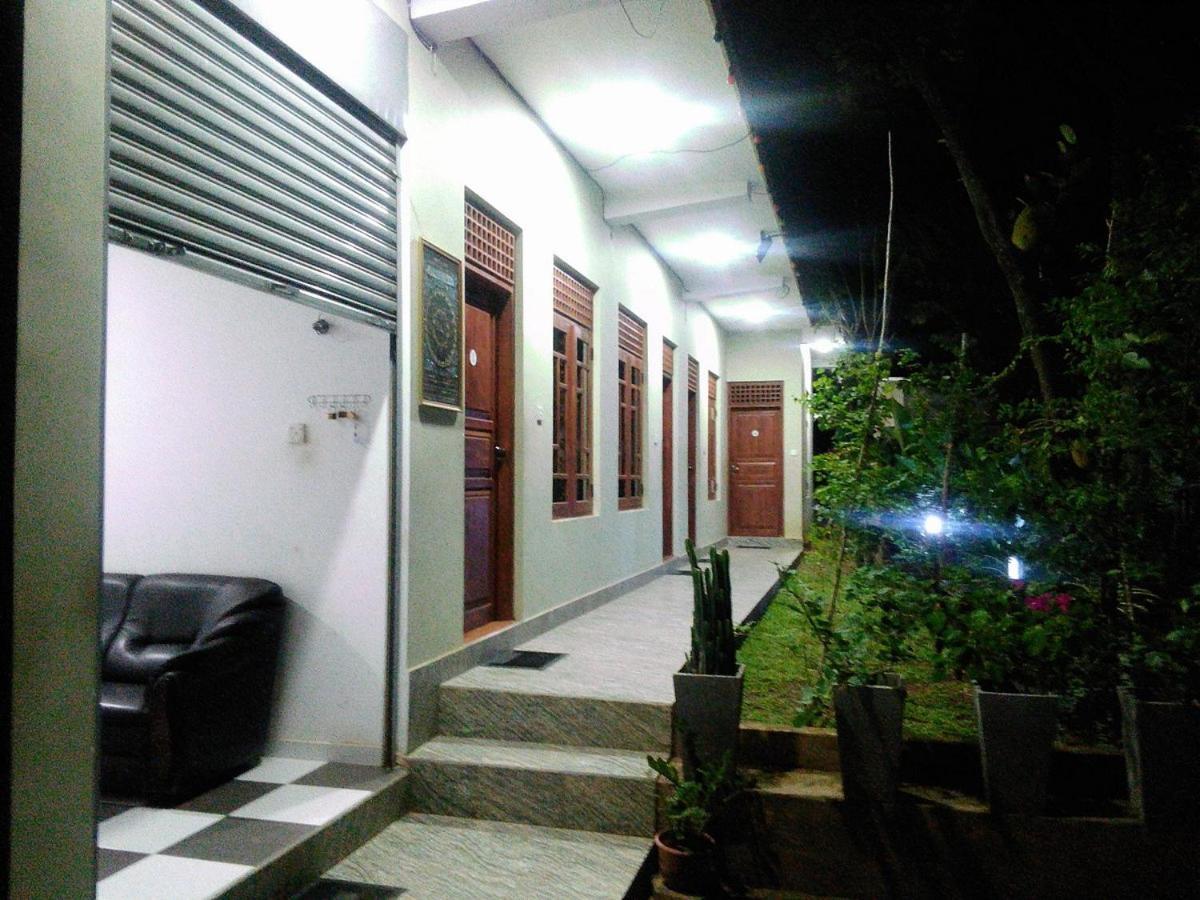 Dinimuthu Rest Inn 웰라와야 외부 사진